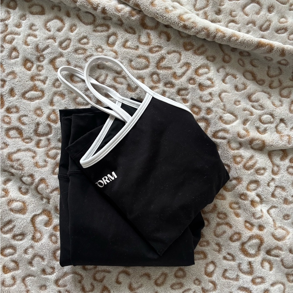 FORM BLACK/ WHITE SET
